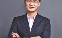 罗翔被造谣“头发全白、面容苍老”？本人就肖像权普法娱乐吃瓜酱罗翔
