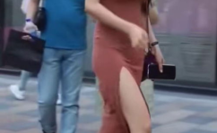 这小姐姐身材太好了英语,Stunning Figure: A Showcase of the小姐姐's Impressive Physique