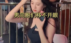 做核酸穿的少的小姐姐,核酸检测现场的小巧玲珑小姐姐