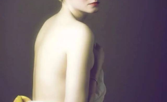 女人体写真,写真艺术中的身体语言与情感表达