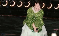 发文道歉机场秀恩爱遭遇起诉…一天时间娱乐圈曝出多个大瓜吐槽娱乐吃瓜酱