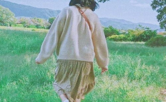 唯美图片头像女生气质背影,唯美女生头像的优雅演绎